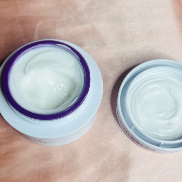 Peter Thomas Roth Un-Crepe Face & Neck Moisturizer - White - Picture 2 of 2